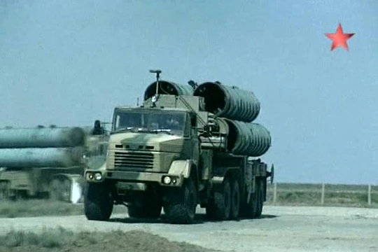 Hệ thống tên lửa phòng không S-300 PM2 Nga