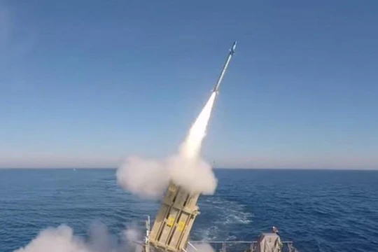 Video : Israel thử nhiệm thành công Vòm sắt trên biển
