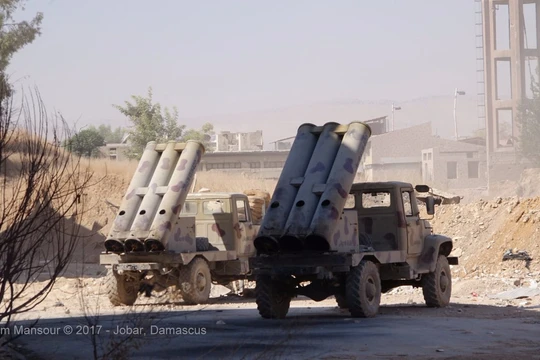 Tổ hợp tên lửa mặt đất Golan 400 của quân đội Syria trên chiến trường đông Damascus