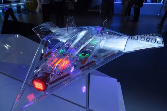 Mô hình máy bay không người lái đánh chặn.