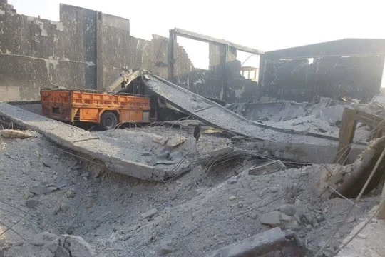 Không quân Nga không kích hủy diệt hoàn toàn một doanh trại của Hay'at Tahrir Al-Sham (HTS - Al-Qaeda Syria) - ảnh Masdar News