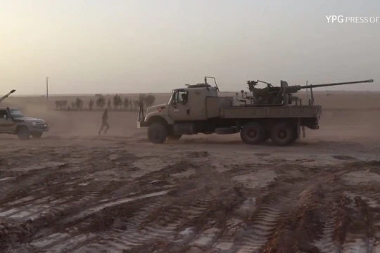 Lực lượng SDF tiến công trên chiến trường Deir Ezzor. Ảnh minh họa video South Front