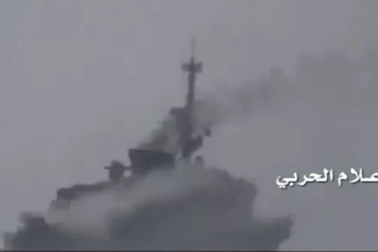 Khu trục hạm của Ả rập Xê út bị trúng tên lửa