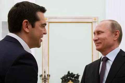 Tổng thống Nga Putin (bên phải) và Thủ tướng Hy Lạp Tsipras