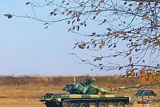 Xe tăng T-90S Việt Nam trên thao trường Nga. Ảnh: Blog Alexey Khlopotov.