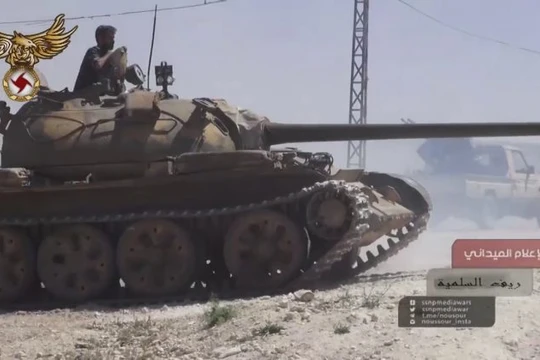 Xe tăng lực lượng SSNP tấn công, ảnh mnh họa AlMasdar News