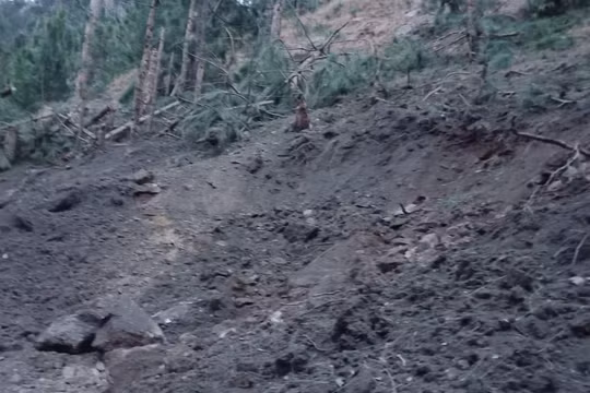 Hình ảnh vụ không kích của Ấn Độ, rơi vào vùng trống ở Jammu và Kashmir.