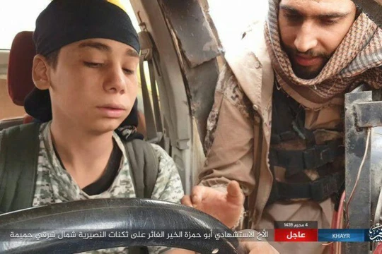 Một chiến binh IS vị thành niên tiến hành cuộc tấn công bằng xe VBIED trên địa phận tỉnh Homs