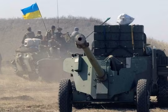 Quân đội Ukraina cơ động chiến đấu. Ảnh minh họa Voice Sevastopol 