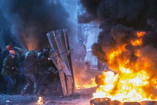 Cuộc biểu tình tại quảng trường Maidan hồi đầu năm 2014 đã nhanh chóng biến thành bạo động. 