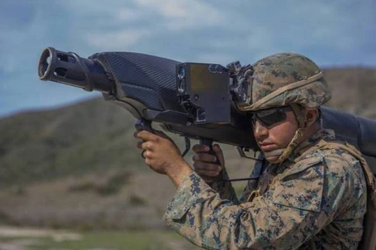 Lính thủy đánh bộ Mỹ thử nghiệm súng chống Drone Skywall 100. Ảnh minh họa: Warspot.