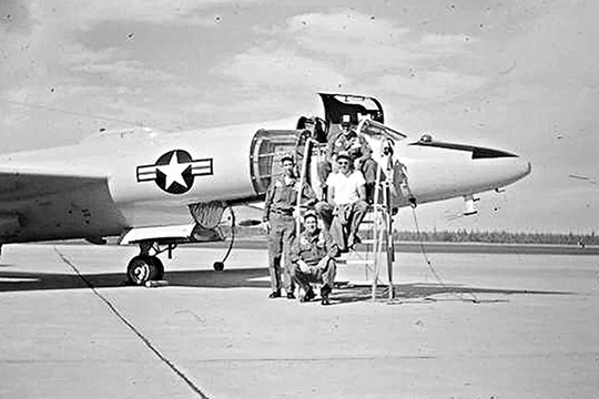 Máy bay U2 tại sân bay Biên Hòa.