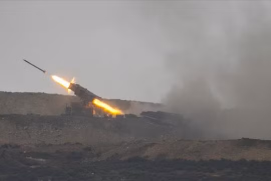 Pháo phản lực Thổ Nhĩ Kỳ dội lửa vào người Kurd ở Afrin - Aleppo