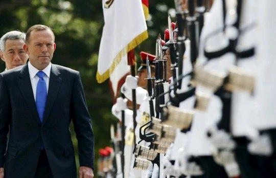 Đến thăm Singapore, Thủ tướng Úc Tonny Abbott lên tiếng cảnh báo Trung Quốc Ảnh: Reuters