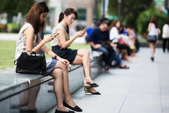 Raffles Place, khu trung tâm thương mại của Singapore. Ảnh CNBC