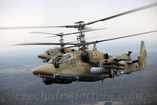Ka-52 Alligator với thiết kế cánh quạt đồng trục độc đáo, hỏa lực cực mạnh, cảm biến tiên tiến, khả năng cơ động cao xứng đáng là trực thăng tấn công tốt nhất thế giới.