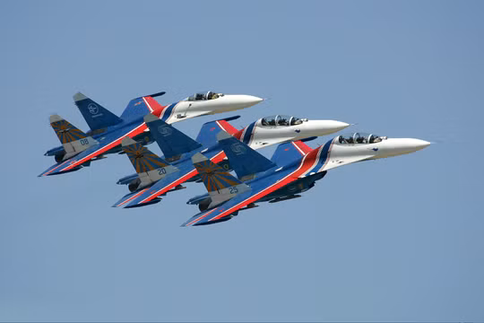 Mãn nhãn màn trình diễn siêu cơ động của các Hiệp sĩ Nga