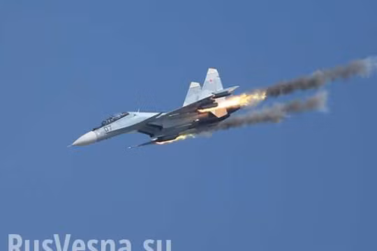 Tiêm kích đa nhiệm Su-30SM không kích tiêu diệt mục tiêu - ảnh Rusvesna