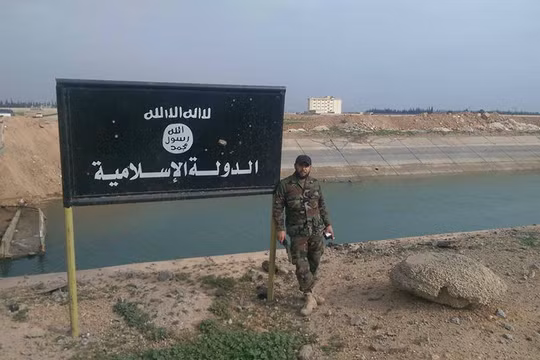 Video nóng: IS thảm bại ở Đông Aleppo, mất hơn 50 tay súng