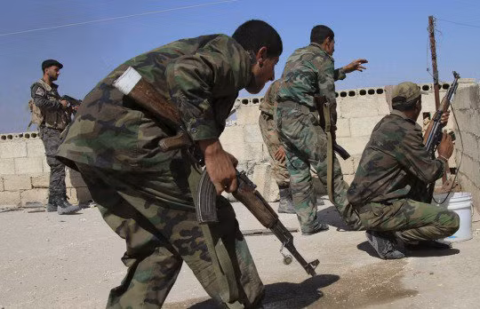 Binh sĩ Syria chiến đấu trên chiến trường Aleppo