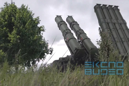 Tổ hợp tên lửa phòng không S-300VM "Antey-2500"