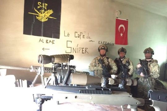 Lính đặc nhiệm Thổ Nhĩ Kỳ trong một vị trí gần thành phố Al-Bab