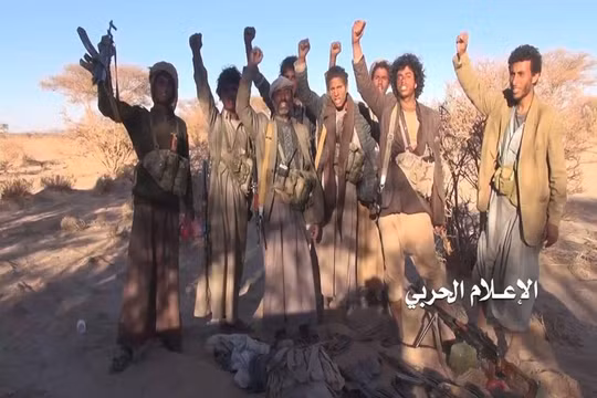 Các chiến binh Houthi trong cuộc tấn công giành chiến thắng ở quận al-Zahir thuộc tỉnh al-Bayda miền trung Yemen