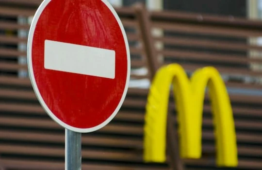 McDonald's đóng cửa hàng tại Nga lần đầu tiên trong lịch sử 