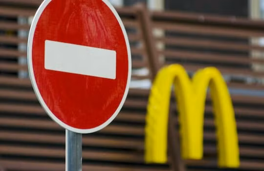 McDonald's đóng cửa hàng tại Nga lần đầu tiên trong lịch sử 