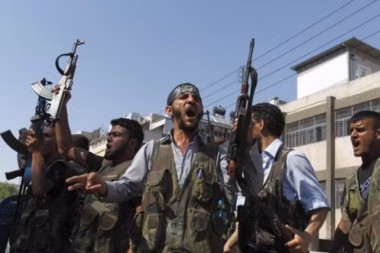 Các tay súng Al-Qaeda Syria ở thành phố Homs