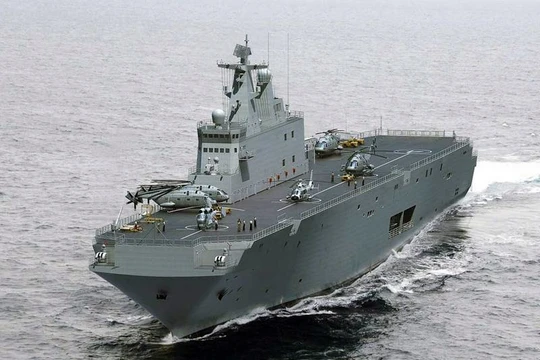 Tàu đổ bộ trực thăng Trung Quốc