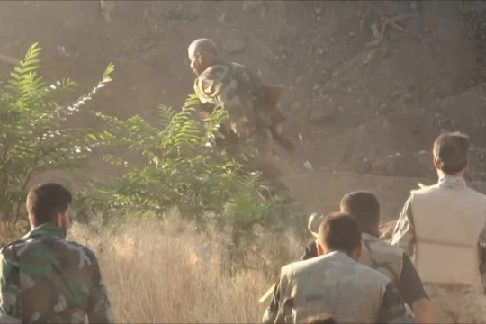 Binh sĩ quân đội Syria tiến công vào khu vực quận Jobar và Ayn Tarma trên chiến trường Đông Ghouta - ảnh Mardas