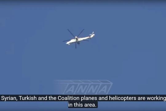 Một trực thăng tấn công của quân đội Nga trên bầu trời Aleppo