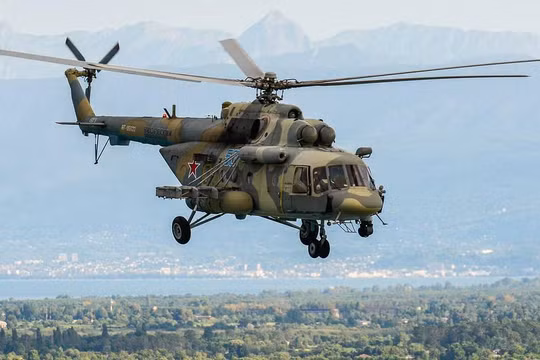 Trực thăng vận tải đa nhiệm Mi-8 AMTSh trên chiến trường Ukraine (Ảnh: Bộ Quốc phòng Nga.)