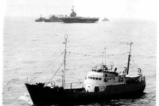 "Ván bài lật ngửa" trên Biển Đông