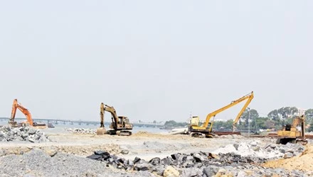 'Qua mặt' chính quyền quá dễ