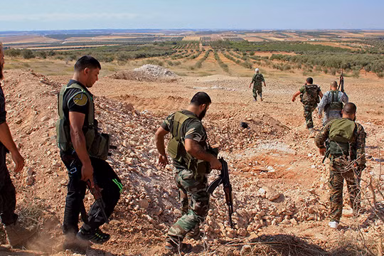 Các đơn vị thuộc sư đoàn tăng số 11 tấn công Al Qaeda ở Idlib, Hama