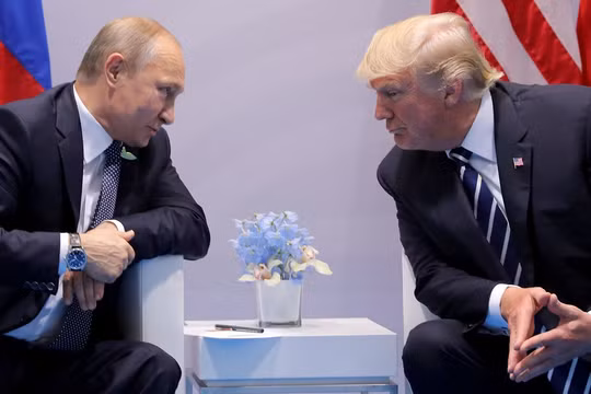 Cuộc gặp kéo dài hơn 2 giờ liên tiếp giữa tổng thống Mỹ Donald Trump và tổng thống Nga Vladimir Putin