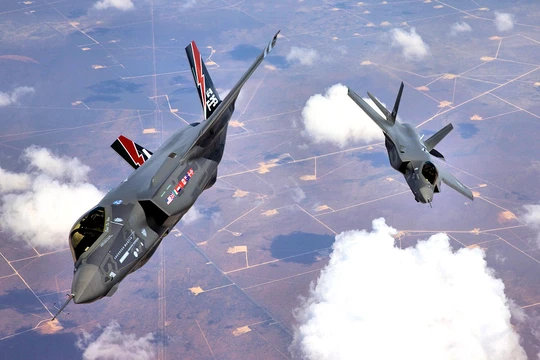 Máy bay tàng hình thế hệ thứ 5 F-35 Lighting II