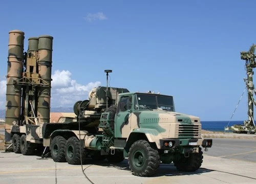 Hệ thống tên lửa phòng không S-300 của Nga