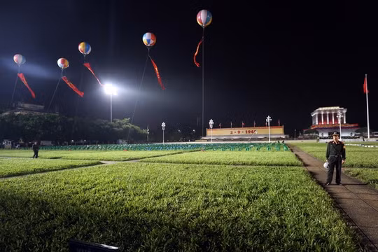 Hà Nội trước giờ cấm đường phục vụ diễu binh