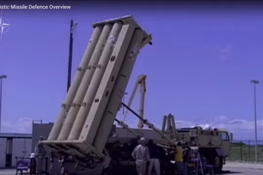 Tên lửa đánh chặn hệ thống phòng thủ chiến trường THAAD 