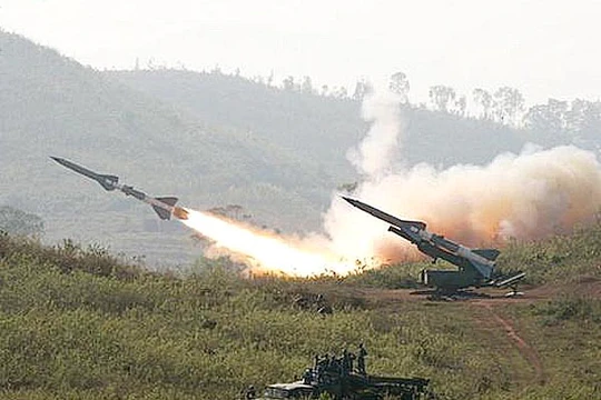 Tên lửa SAM -2 S-75 Dvina, rồng lửa Việt Nam xuất kích