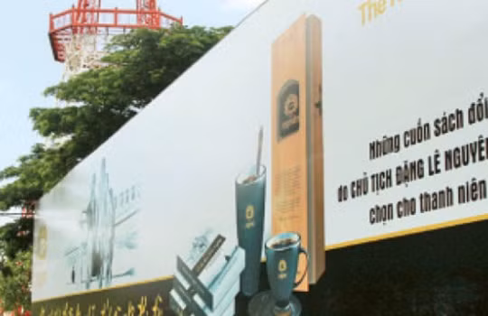 Bảng hiệu của cà phê Trung Nguyên ở Đắk Lắk - Ảnh: Trung Tân