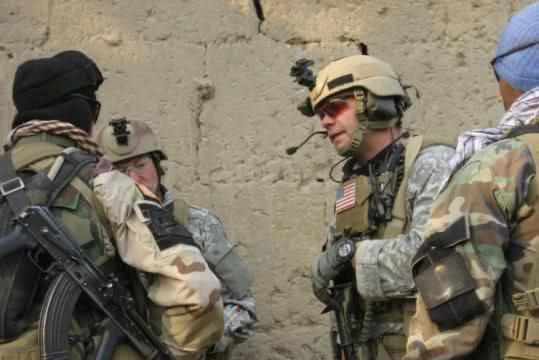 Sau những trận chiến ác liệt, đặc nhiệm Mỹ quyết định sử dụng AK, phiên bản Texas