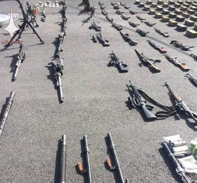 Vũ khí vận chuyển lậu thu giữ được trên vùng ngoại ô Damascus - ảnh minh họa Masdar News