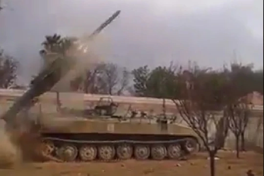 Xe rà quét mìn tấn công trên chiến trường Đông Ghouta - ảnh minh họa video