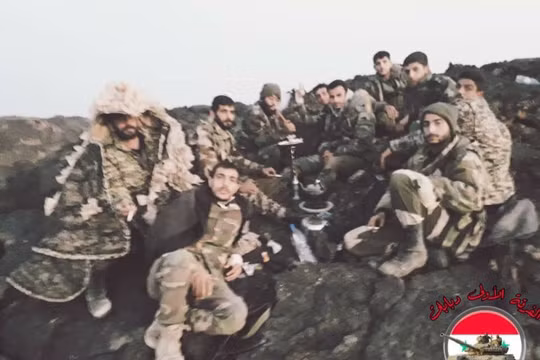 Binh sĩ quân đội Syria trên chiến trường al-Safa, Sweida sau chiến thắng. Ảnh minh họa: Al-Masdar News.