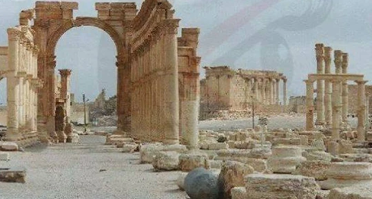 Máy bay quân sự Syria hạ cánh xuống sân bay Palmyra