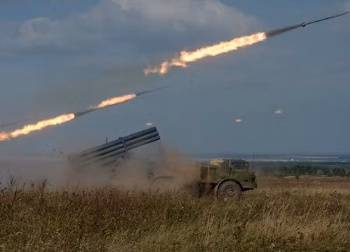 Hệ thống Uragan-1M sẽ có khả năng khai hoả 2 loại tên lửa kích cỡ khác nhau 